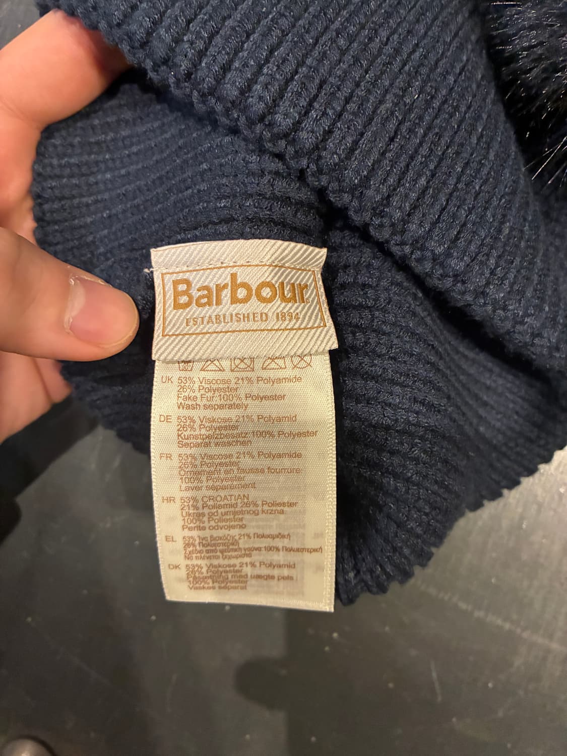 바버 퍼 방울 비니 네이비 상품이미지3