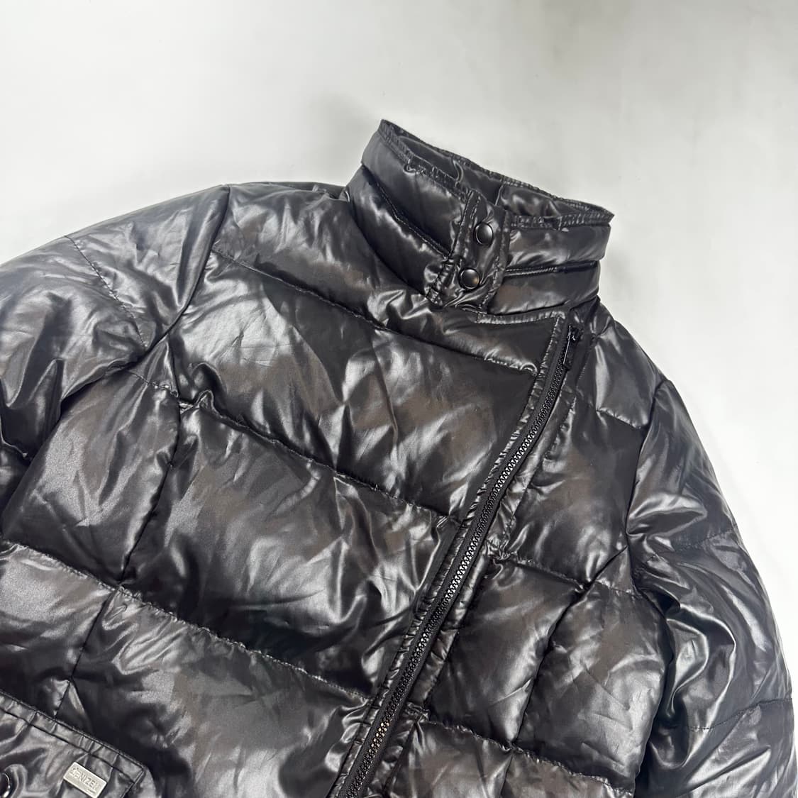 리바이스 데니즌 블랙 유광 패딩 상품이미지2