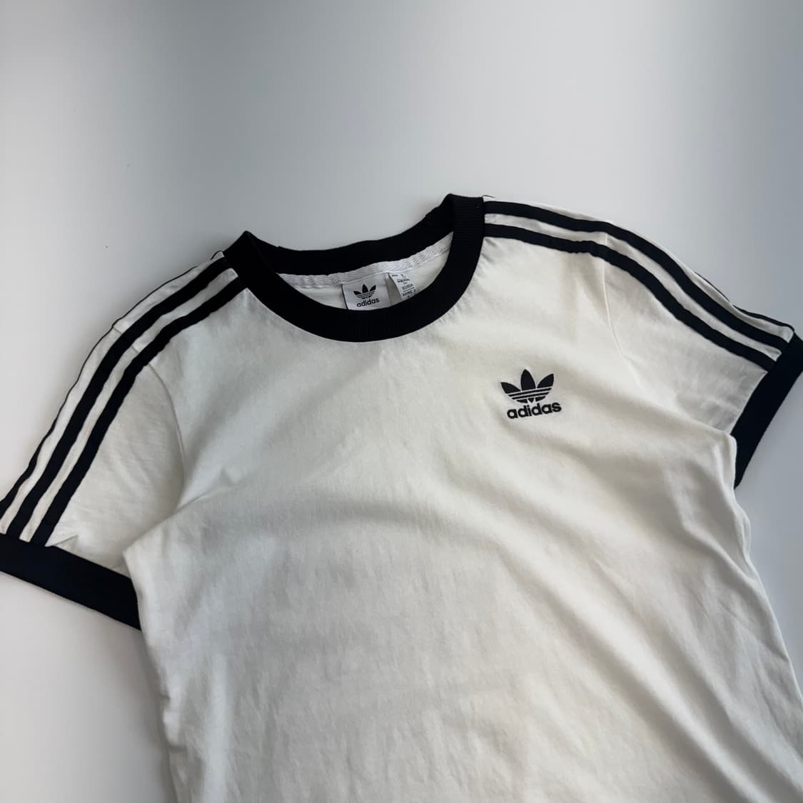 Adidas 아디다스 파이어로고 트랙탑 화이트 반팔 링거티  상품이미지4