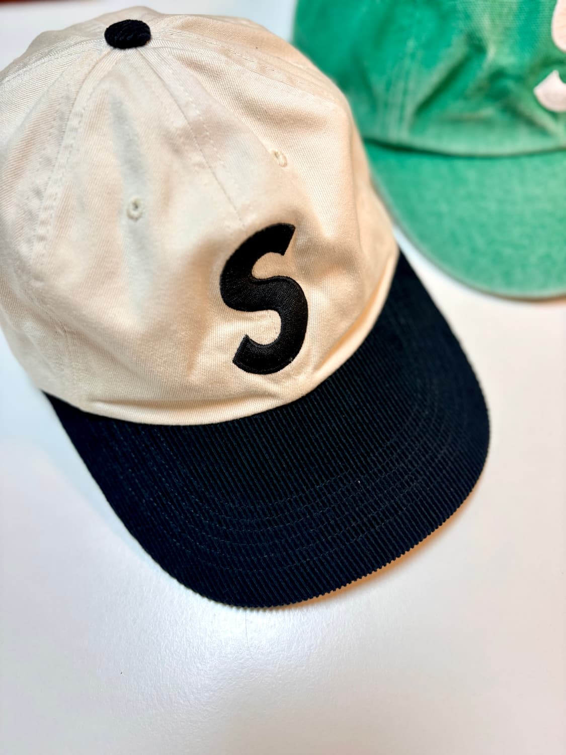 슈프림 투톤 S 로고 6-패널 스톤 - 24SS 슈프림 투톤 로고 캡 상품이미지2