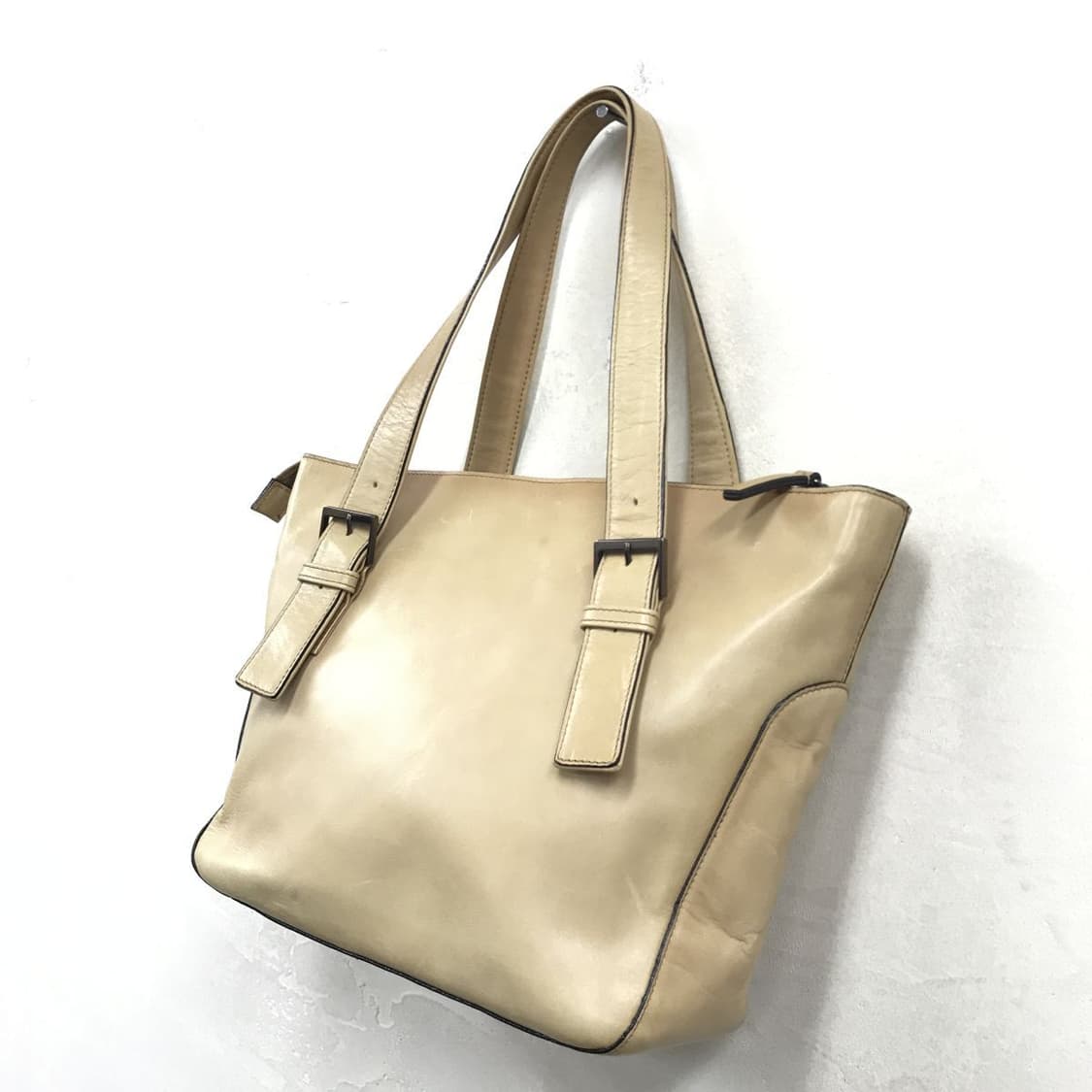 이세이미야케 아카이브 아임 프로덕트 소가죽 토트백 상품이미지3