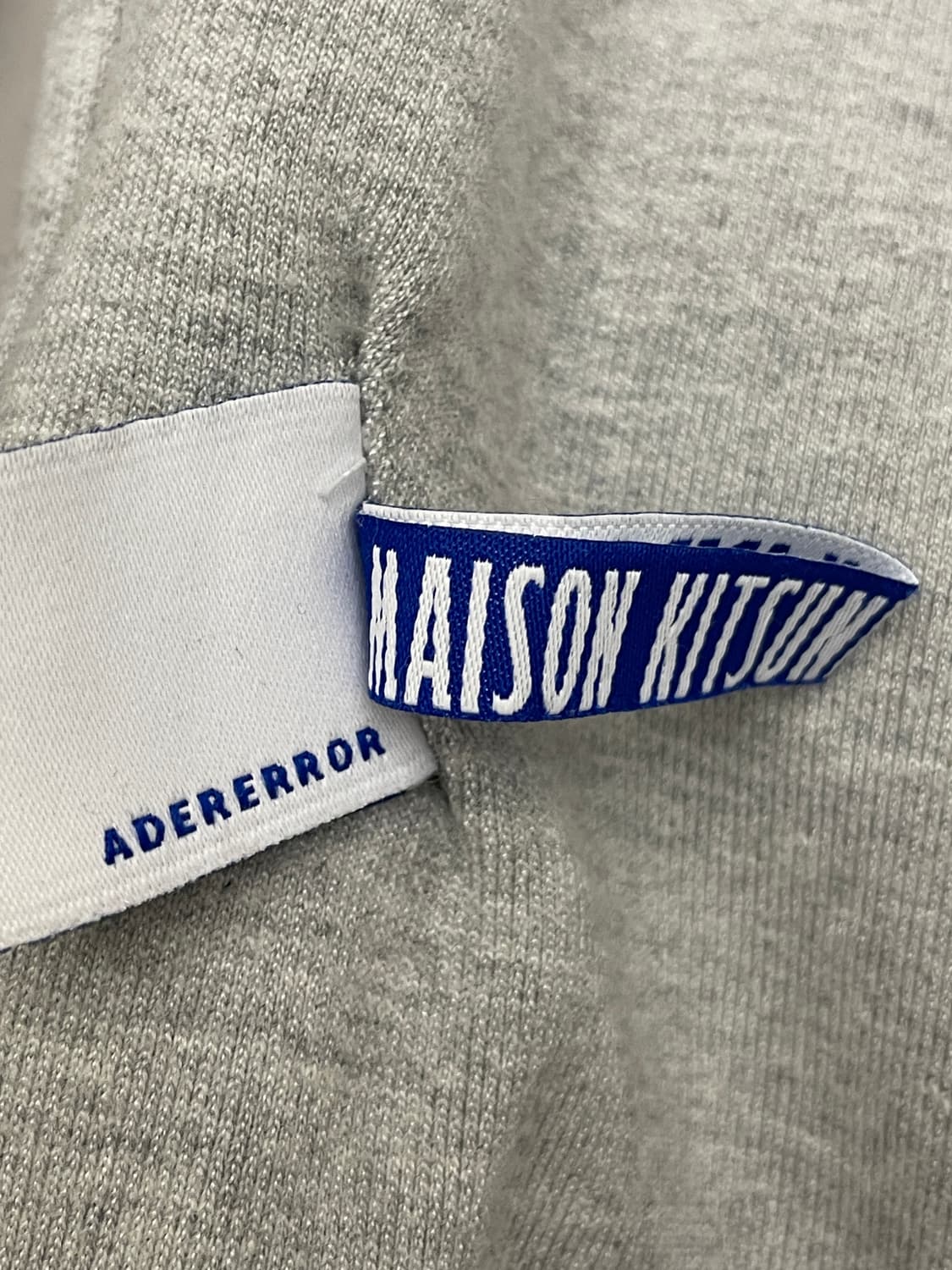 아더에러 메종키츠네 메디테이션 폭스 스웻셔츠 그레이 상품이미지9