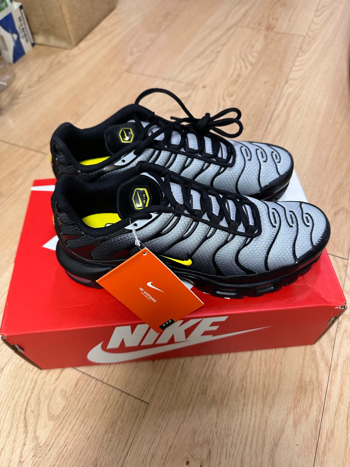 나이키 에어맥스 플러스 245 새상품 상품이미지4