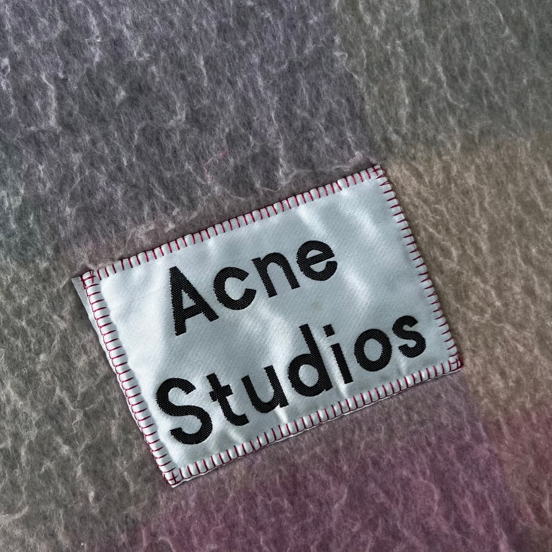 아크네스튜디오 모헤어 머플러 상품이미지3