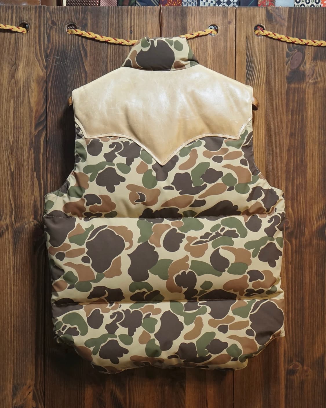 록키마운틴 X 웨어하우스 페더베드 카모 베스트 상품이미지2