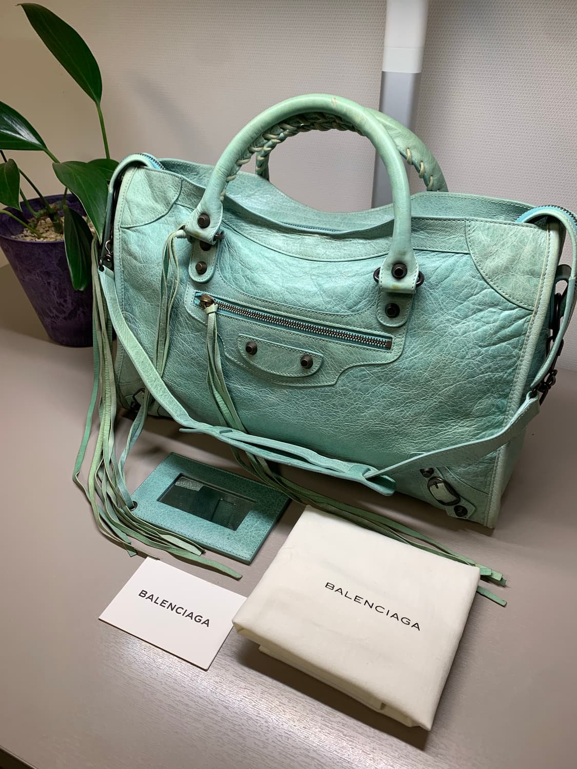 발렌시아가 클래식 모터백 네오민트 상품이미지5