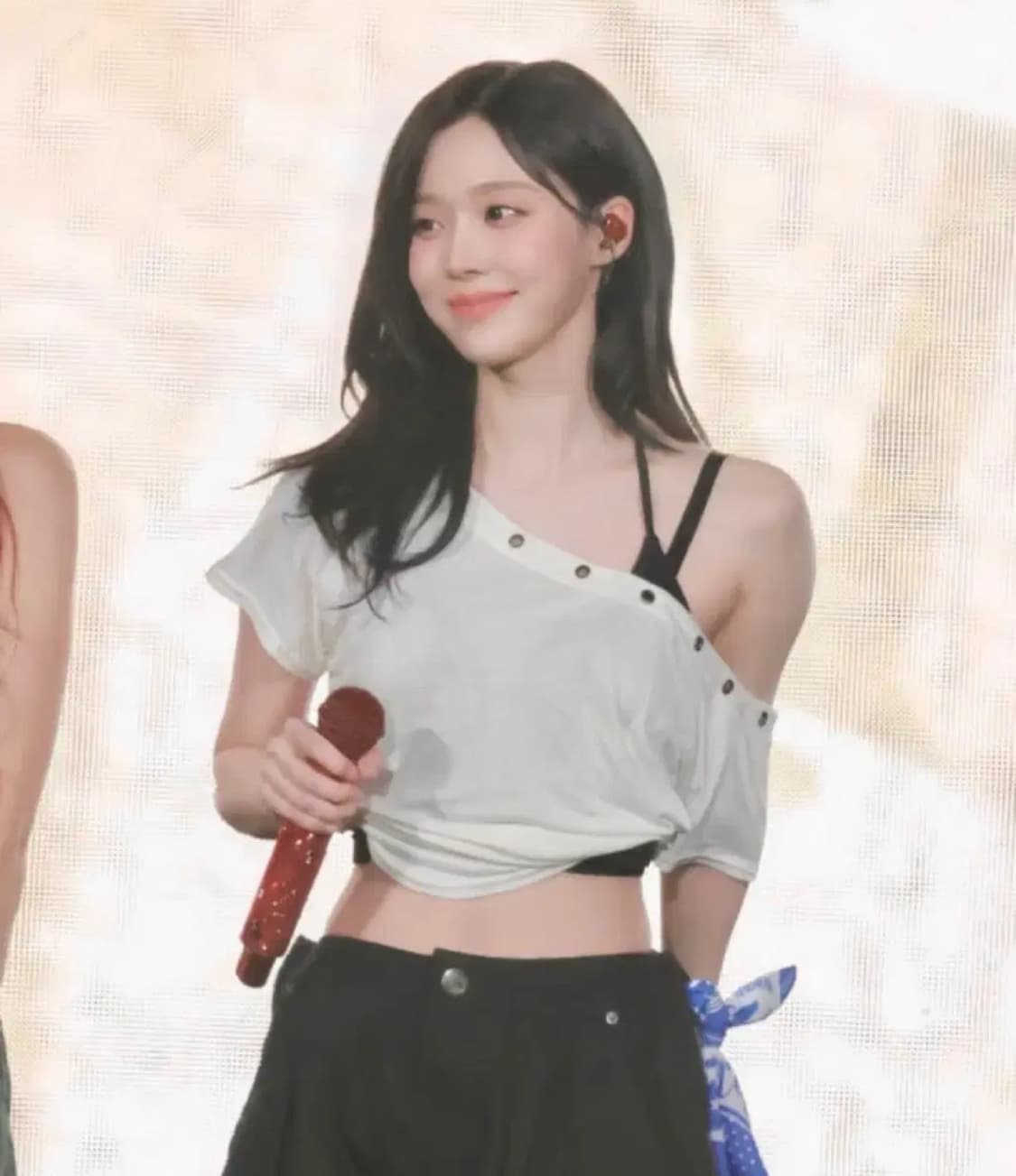 플리즈노팔로우 해리 버튼 셔링 탑 윈터 손민수 에스파 대학축제 상품이미지1