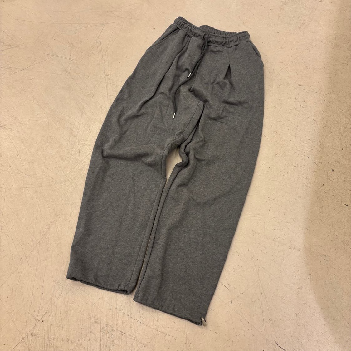 그레이 스트링 와이드 트레이닝 팬츠 상품이미지1