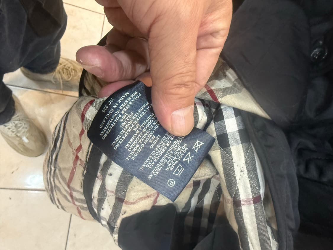 10/66-77 정품 버버리 누빔자켓 팝니다 상품이미지5