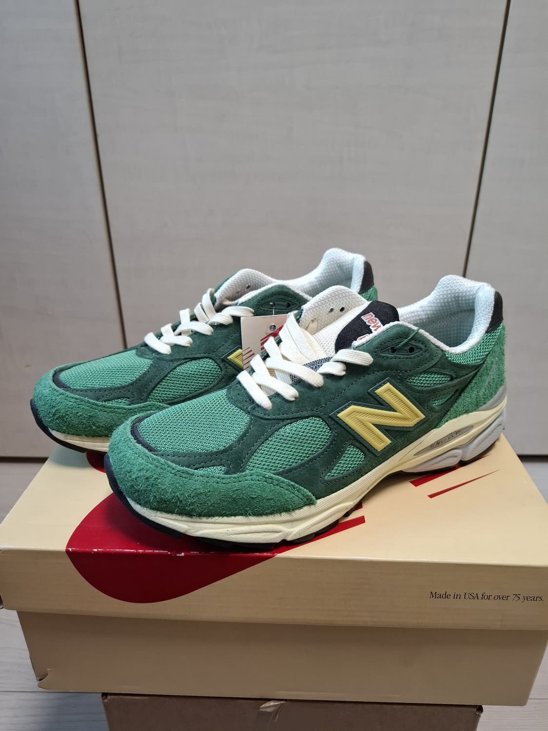 265 뉴발 990v3 켈리 그린 바시티 골드 상품이미지1