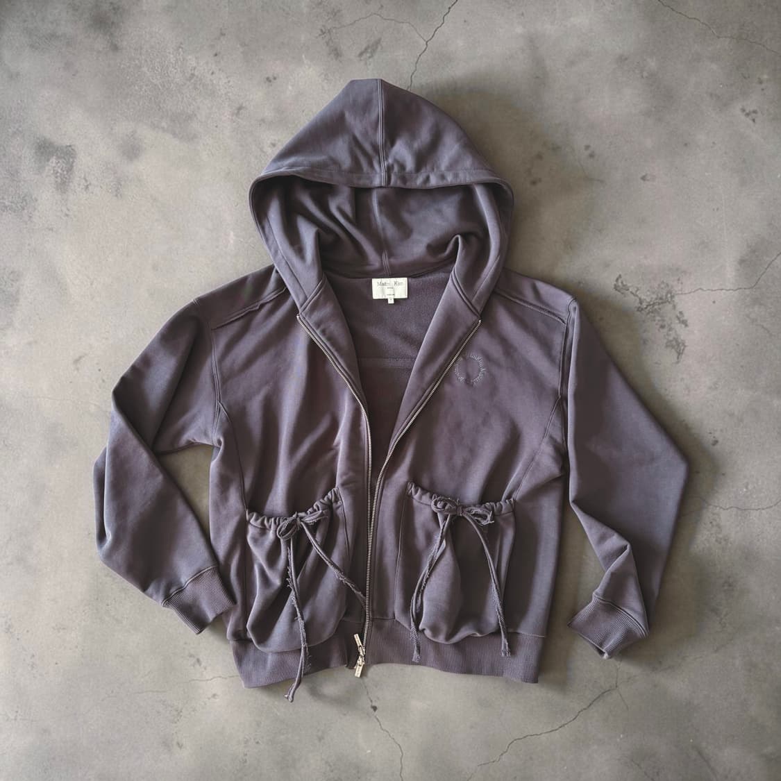 마뗑킴 볼륨 포켓 후디 집업 차콜 상품이미지4