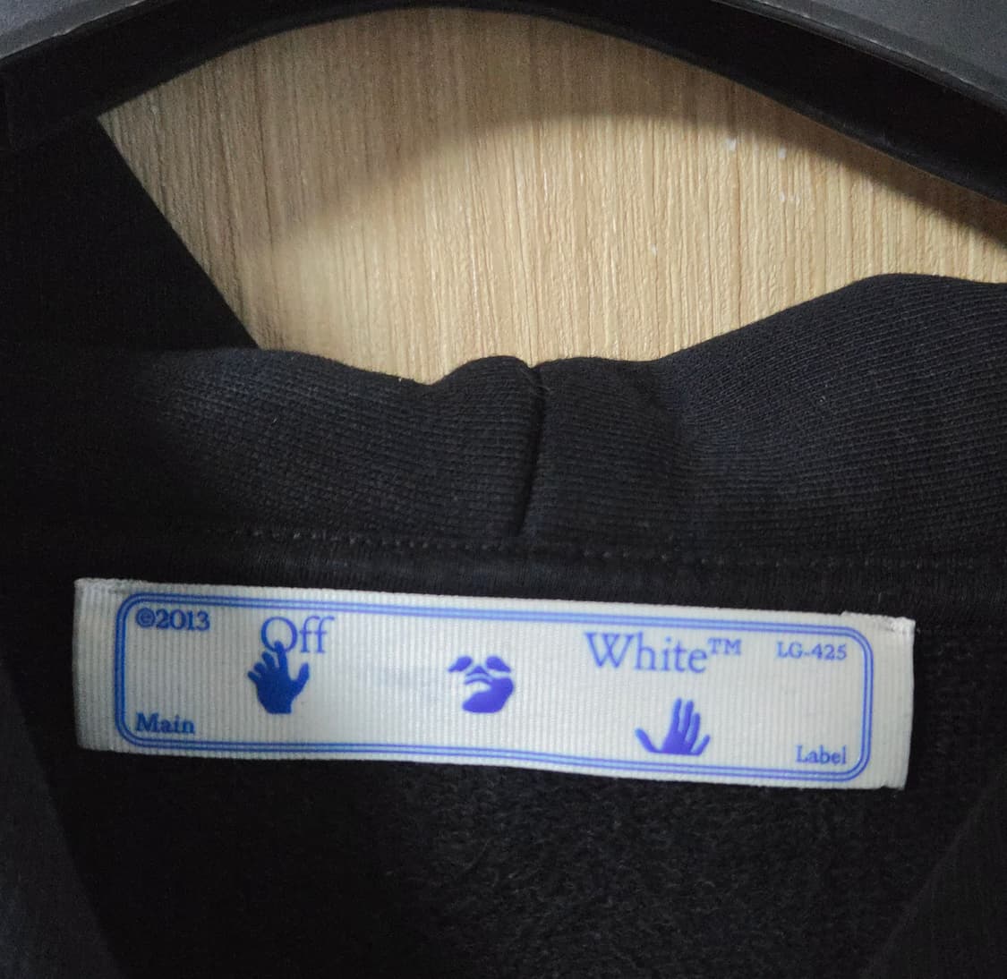 (착샷) 오프화이트 디그레이드 애로우 오버핏 후드 티셔츠 상품이미지2