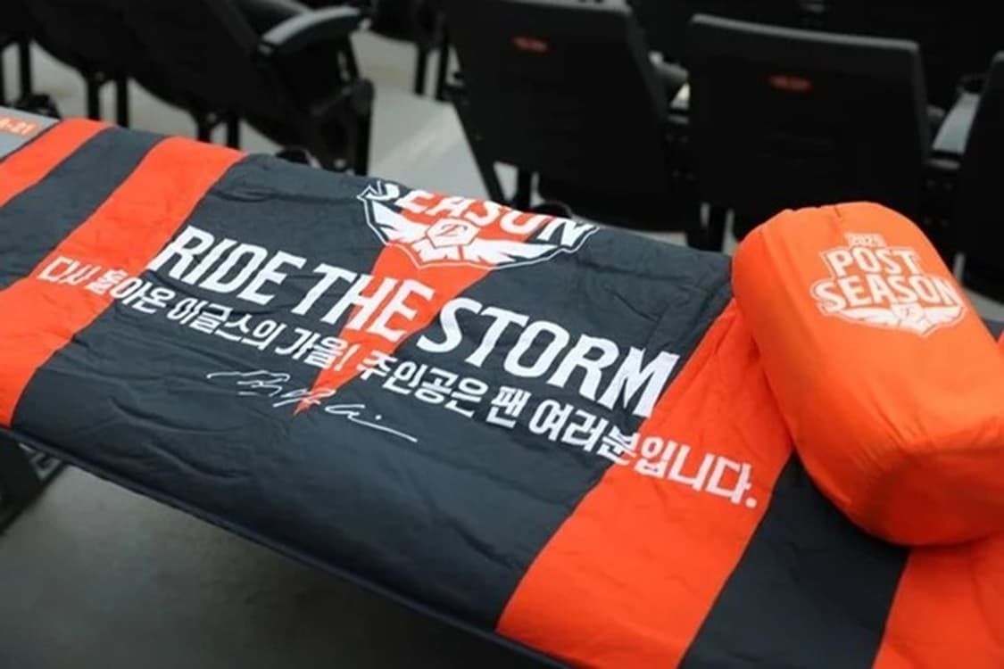 KBO 한화이글스 2025 포스트시즌 패딩담요 상품이미지5