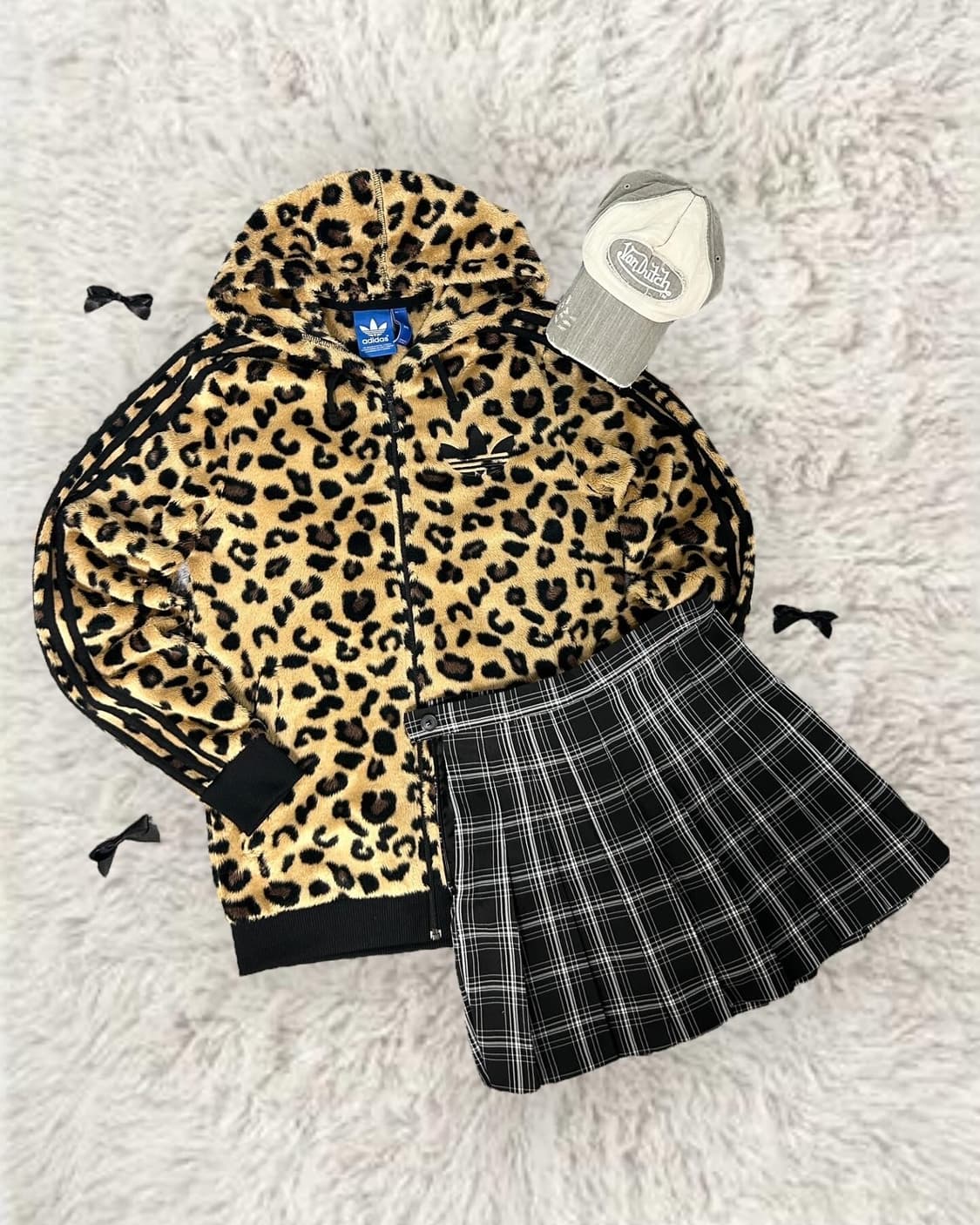 아디다스 빅로고 레오파드 쉐르파 후디 상품이미지1