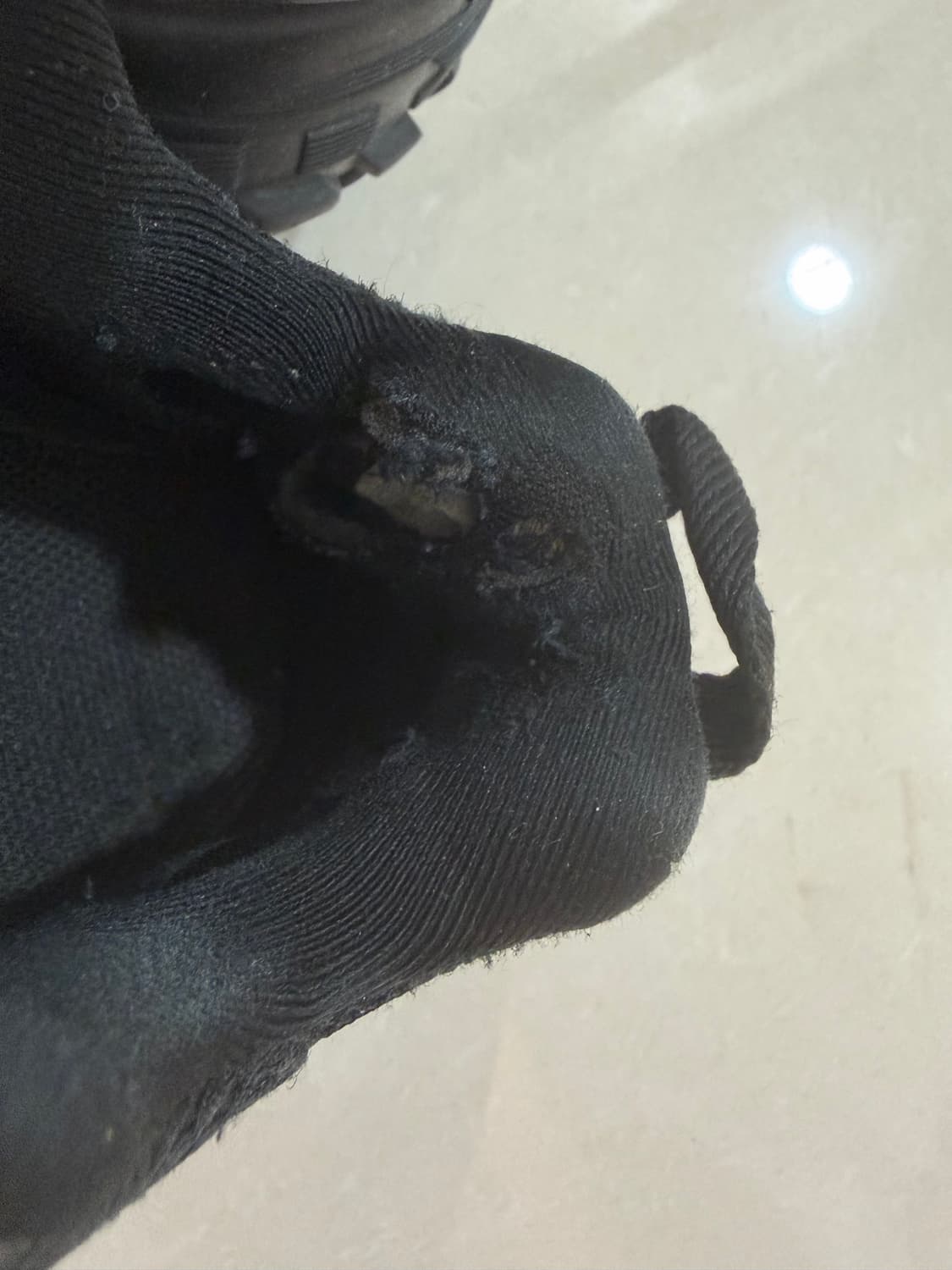 발렌시아가 디펜더 42 270 상품이미지4