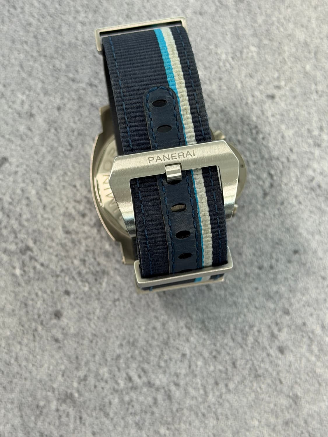 파네라이 루미노르 PAM00326 티타늄 시계 판매합니다. 상품이미지4