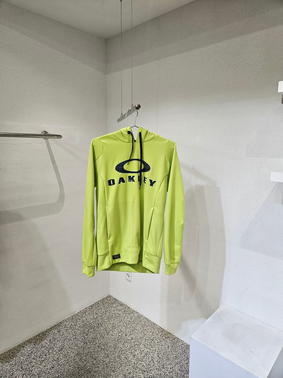 오클리 빅로고 후드티 상품이미지1