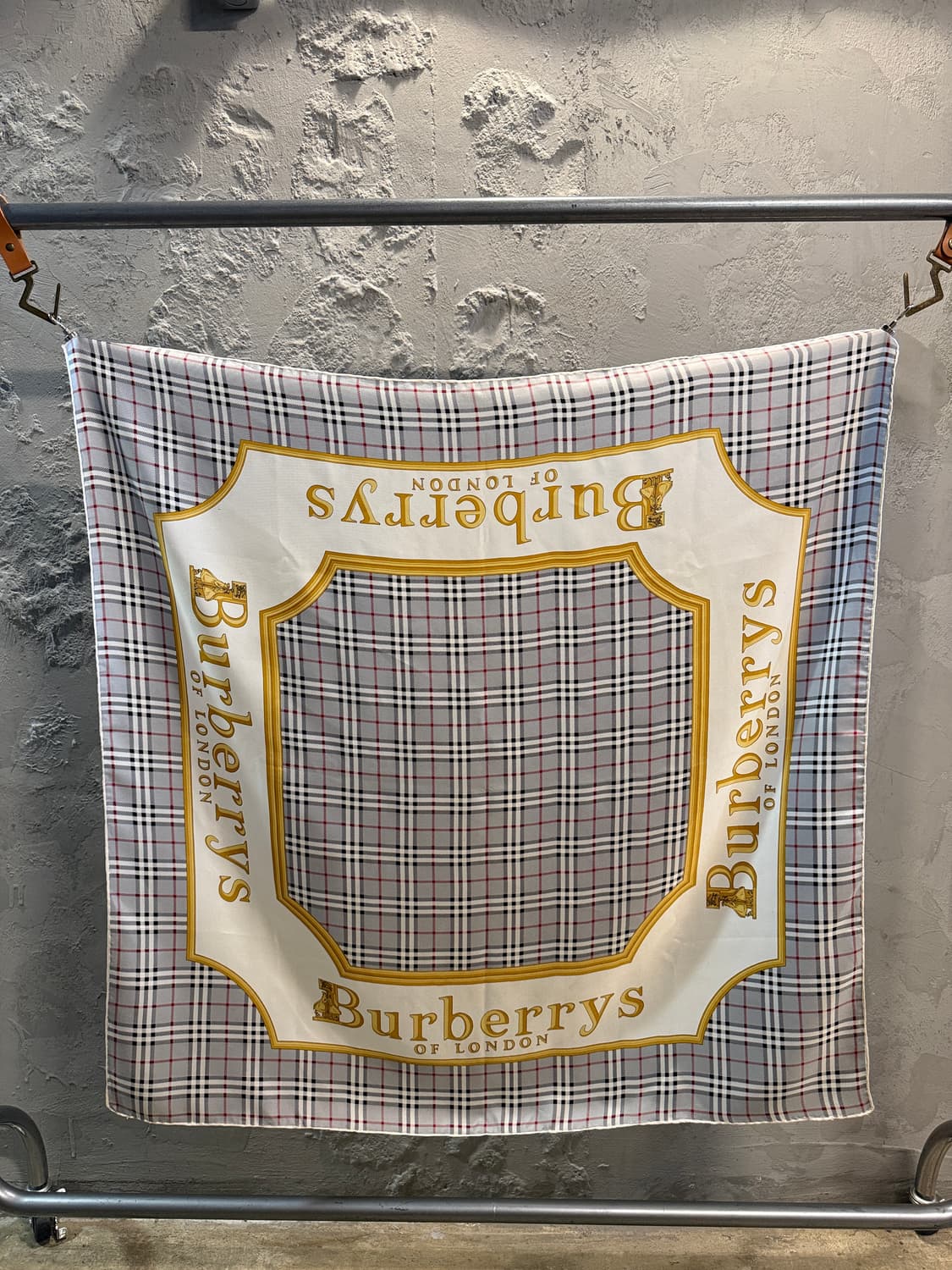버버리 Burberrys 오브 런던 클래식 노바 체크 실크 스카프 90 상품이미지1