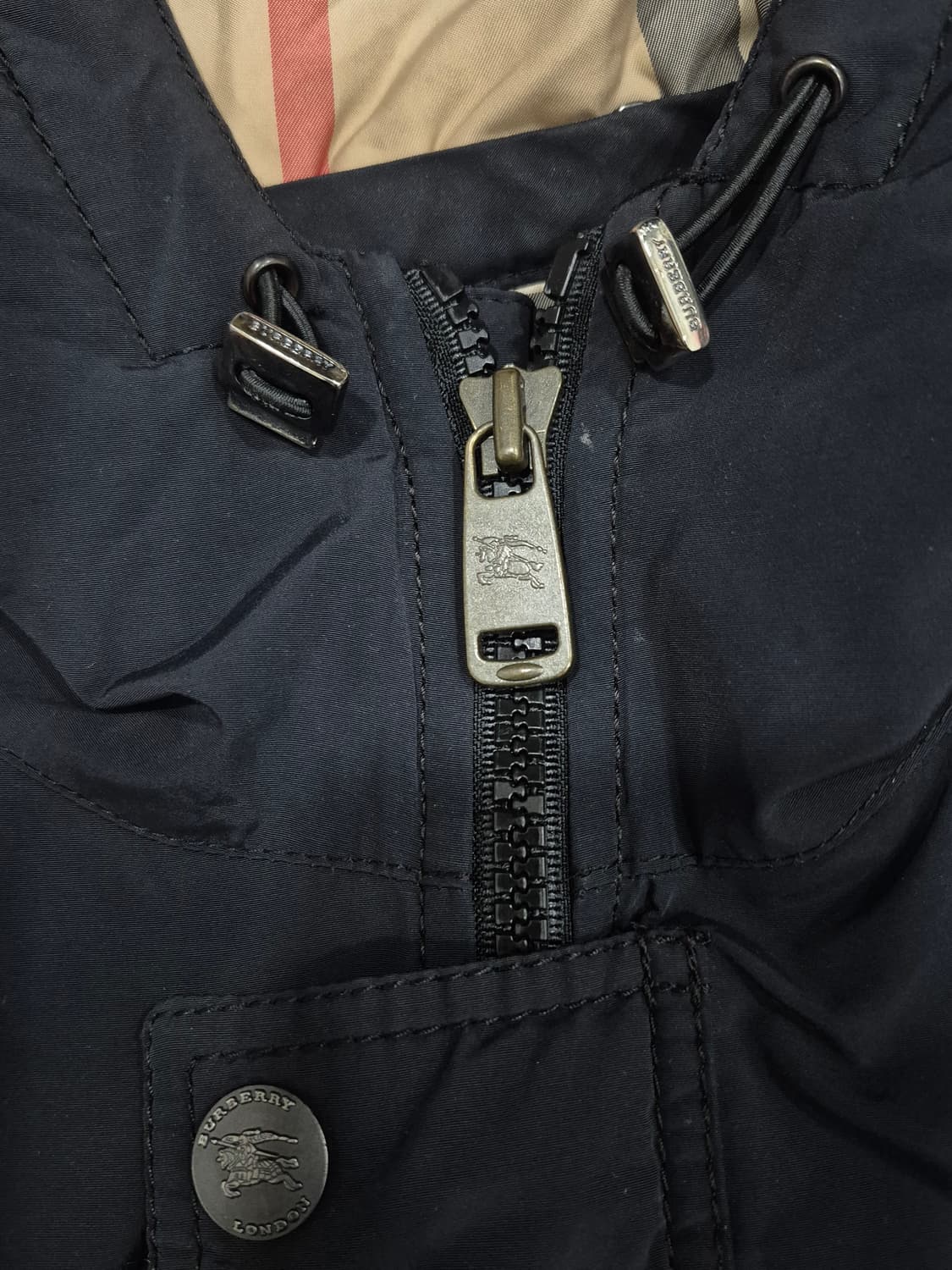 버버리 블랙 후드 MA-1 스타일 점퍼 남성 105사이즈 상품이미지3