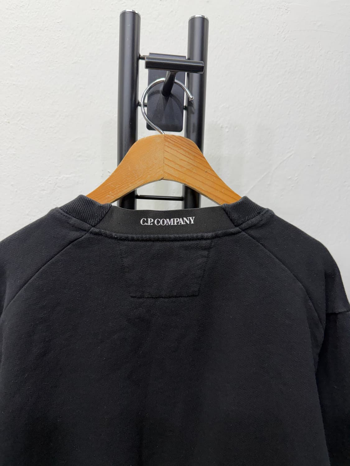 정품) CP컴퍼니 블랙 렌즈 맨투맨 XL 상품이미지6