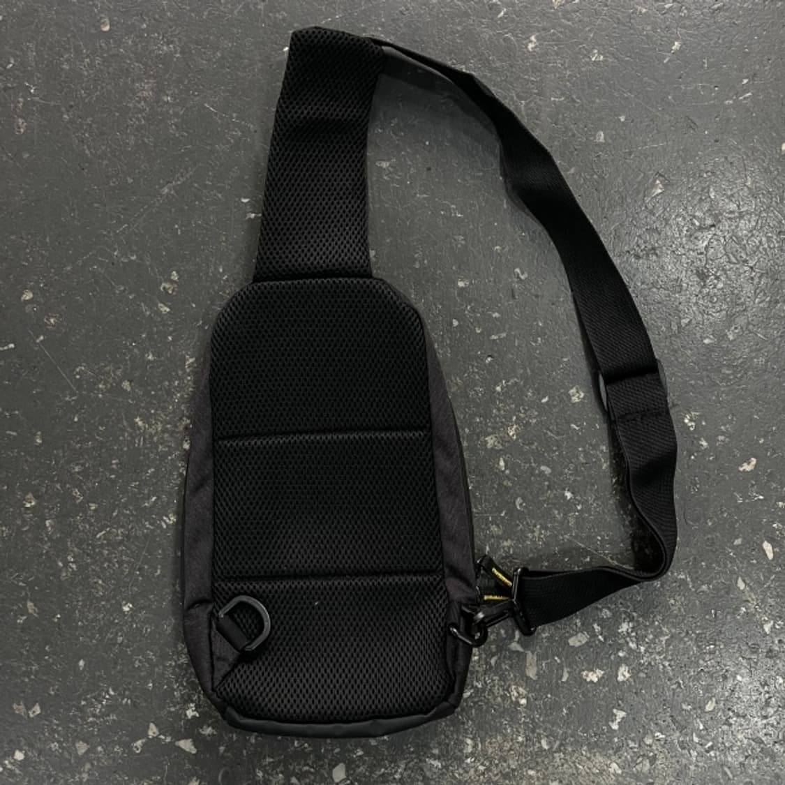 내셔널지오그래픽 슬링백 상품이미지3