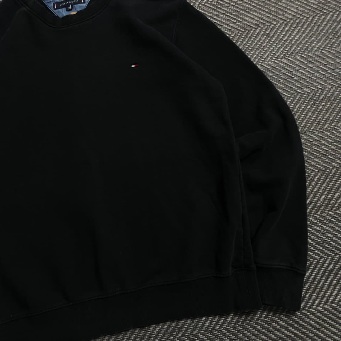 타미힐피거 스몰 자수로고 블랙 맨투맨o 4731 상품이미지2