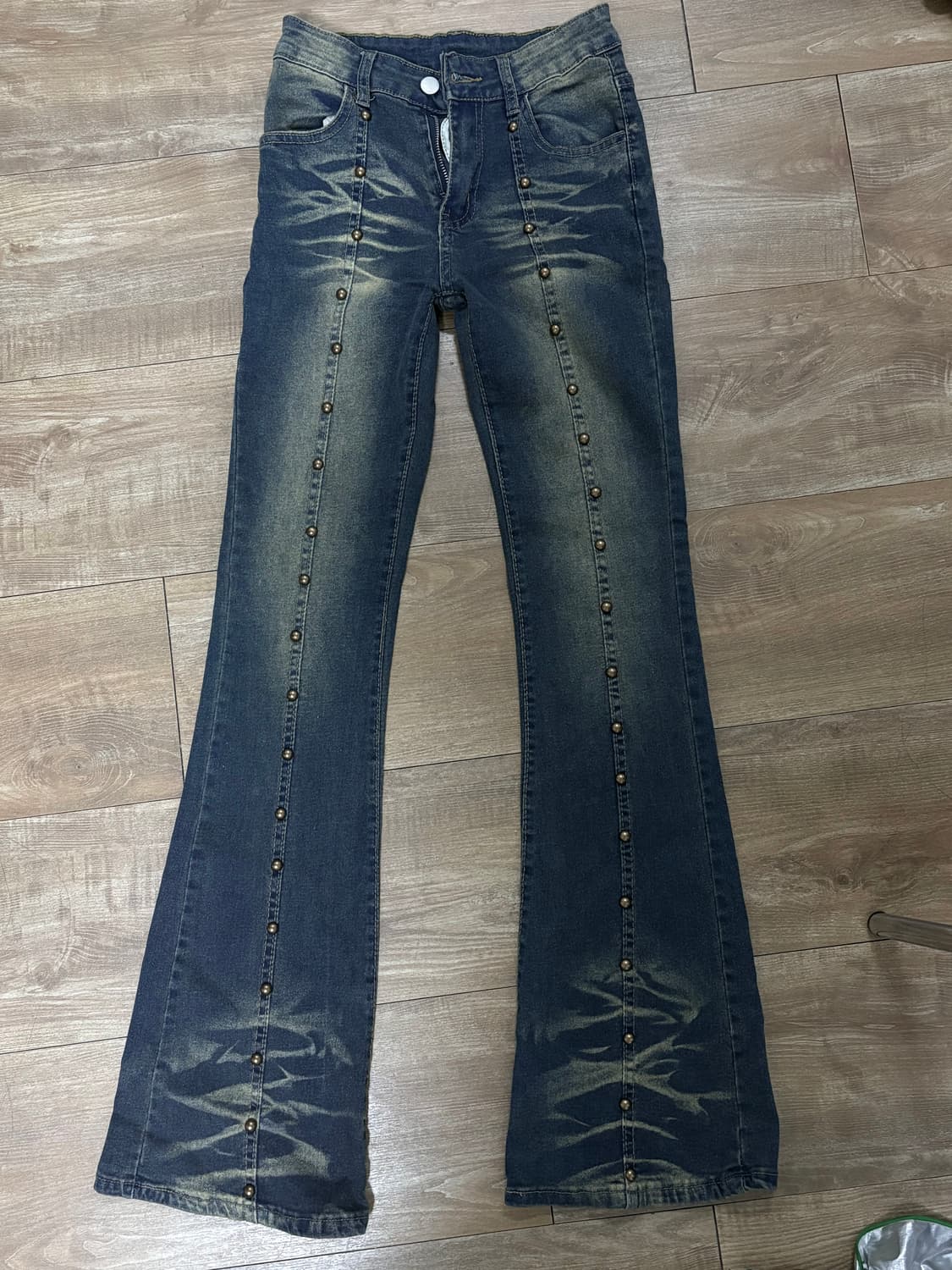 로우웨이스트 스터드 부츠컷 데님 상품이미지2