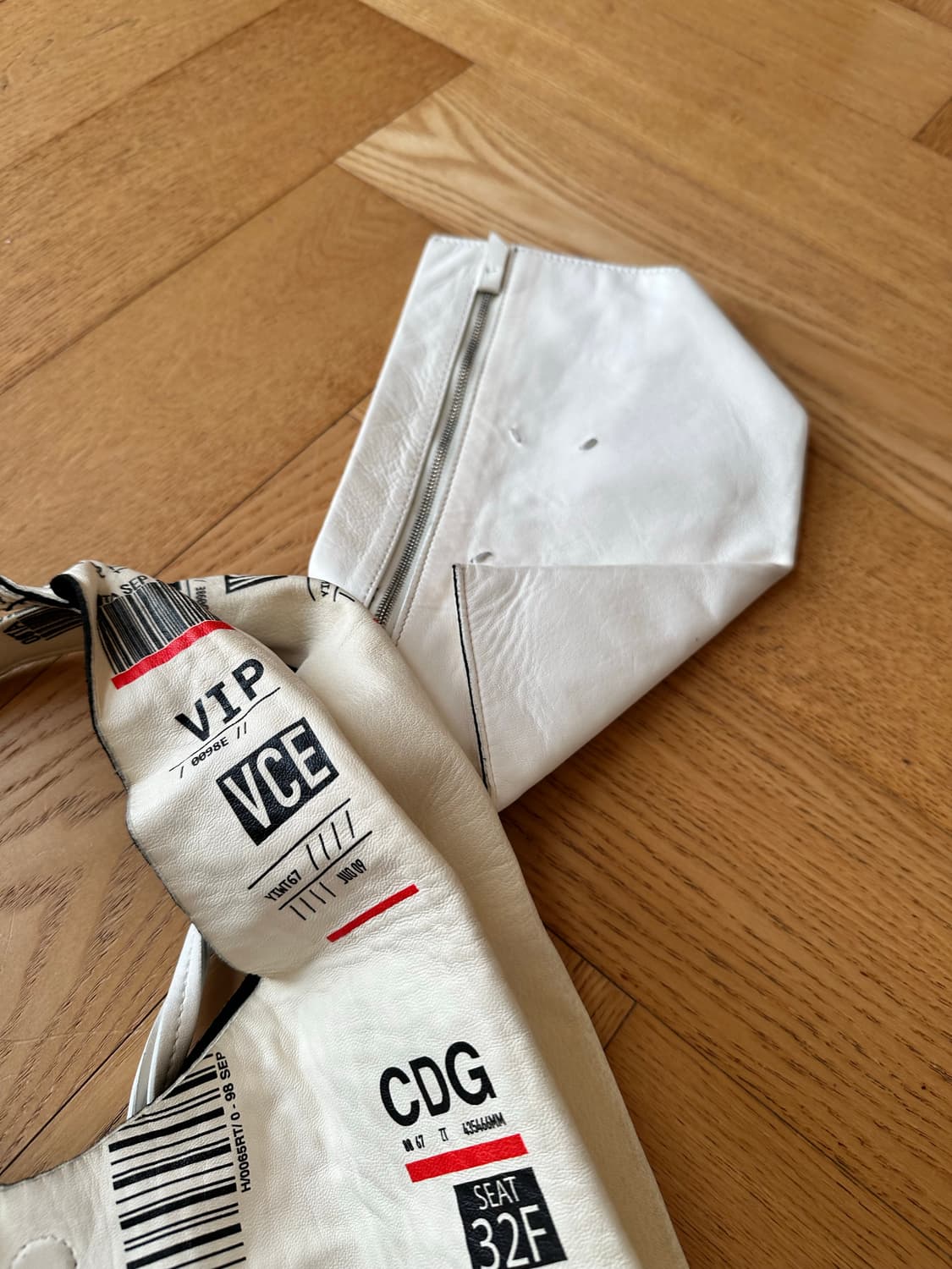 마르지엘라 공항 수하물 프린트 숄더백 상품이미지2