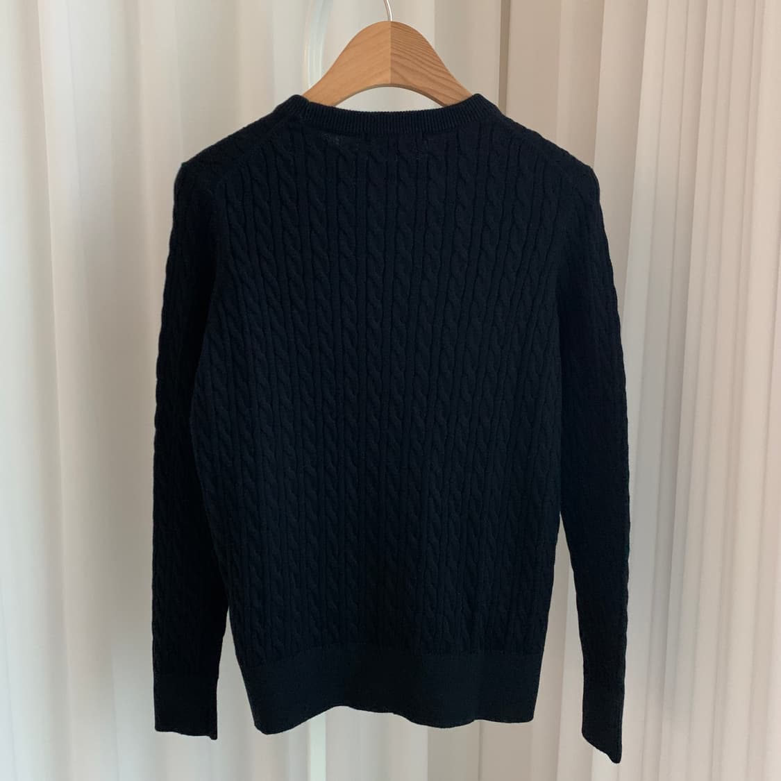 일본 유니클로 트위스트 패턴 라운드 니트 상품이미지3