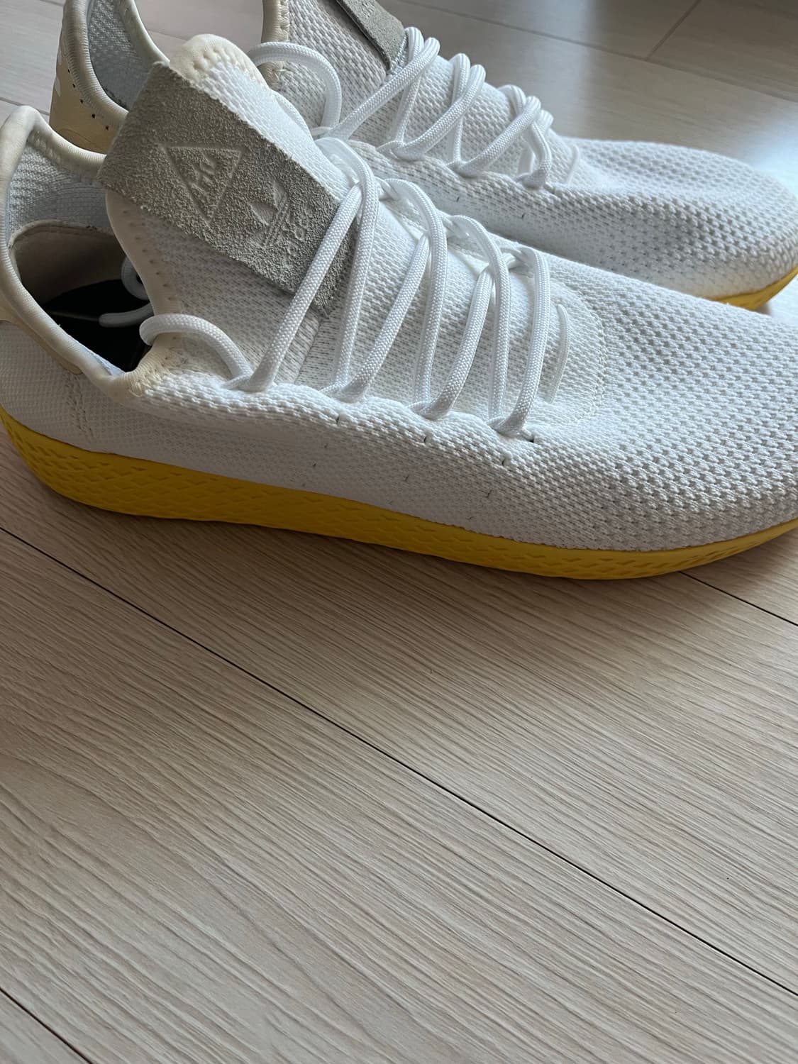 아디다스 퍼렐 윌리엄스 휴먼 레이스 테니스휴 260mm 상품이미지6