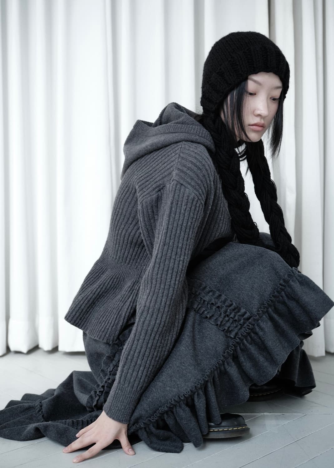 생긴스튜디오 플레어 웨이스트 울 후드 니트 상품이미지7