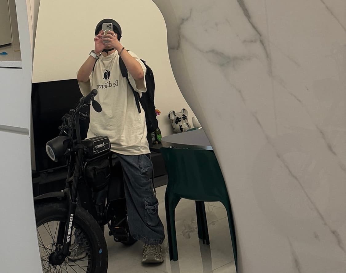 발렌시아가 애플로고 데미지 티셔츠 3 (새상품급) 상품이미지5