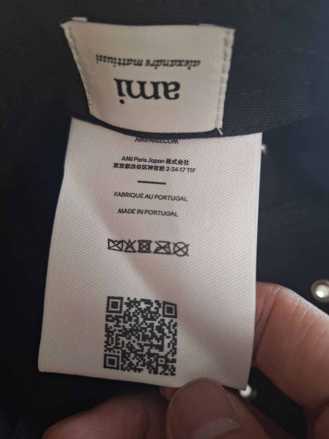 아미 드 쾨르 자수로고 볼캡 블랙 색상 판매합니다! 상품이미지3