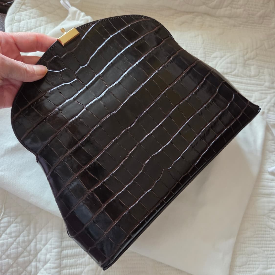 토템(TOTEME) 티락 클러치 다크브라운 상품이미지5