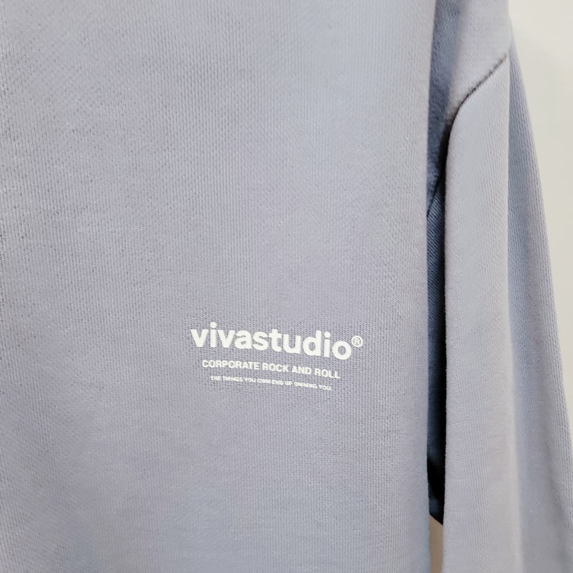 L) 비바스튜디오 스몰로고 맨투맨  상품이미지5