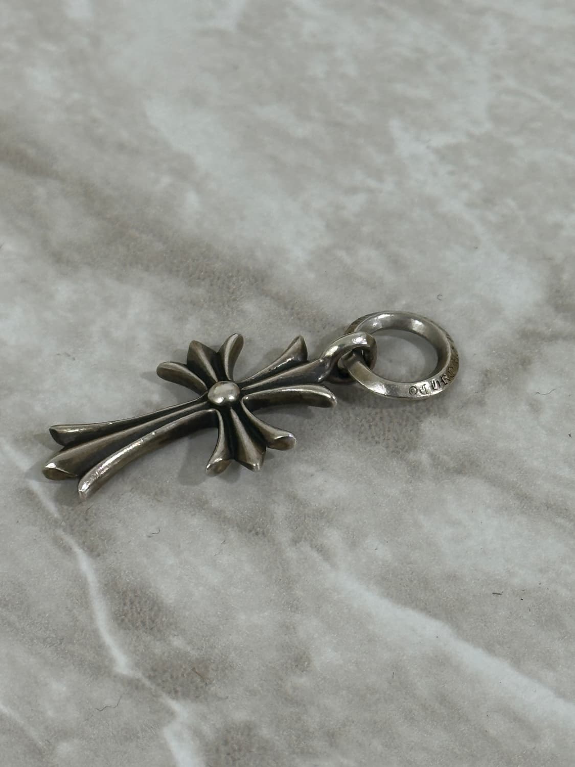 크롬하츠 타이니크로스 참 상품이미지4