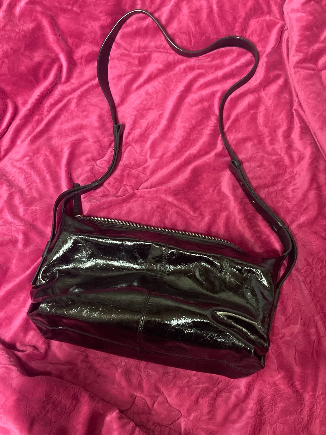 밈더워드로브 크랙 레더 호보백 상품이미지2