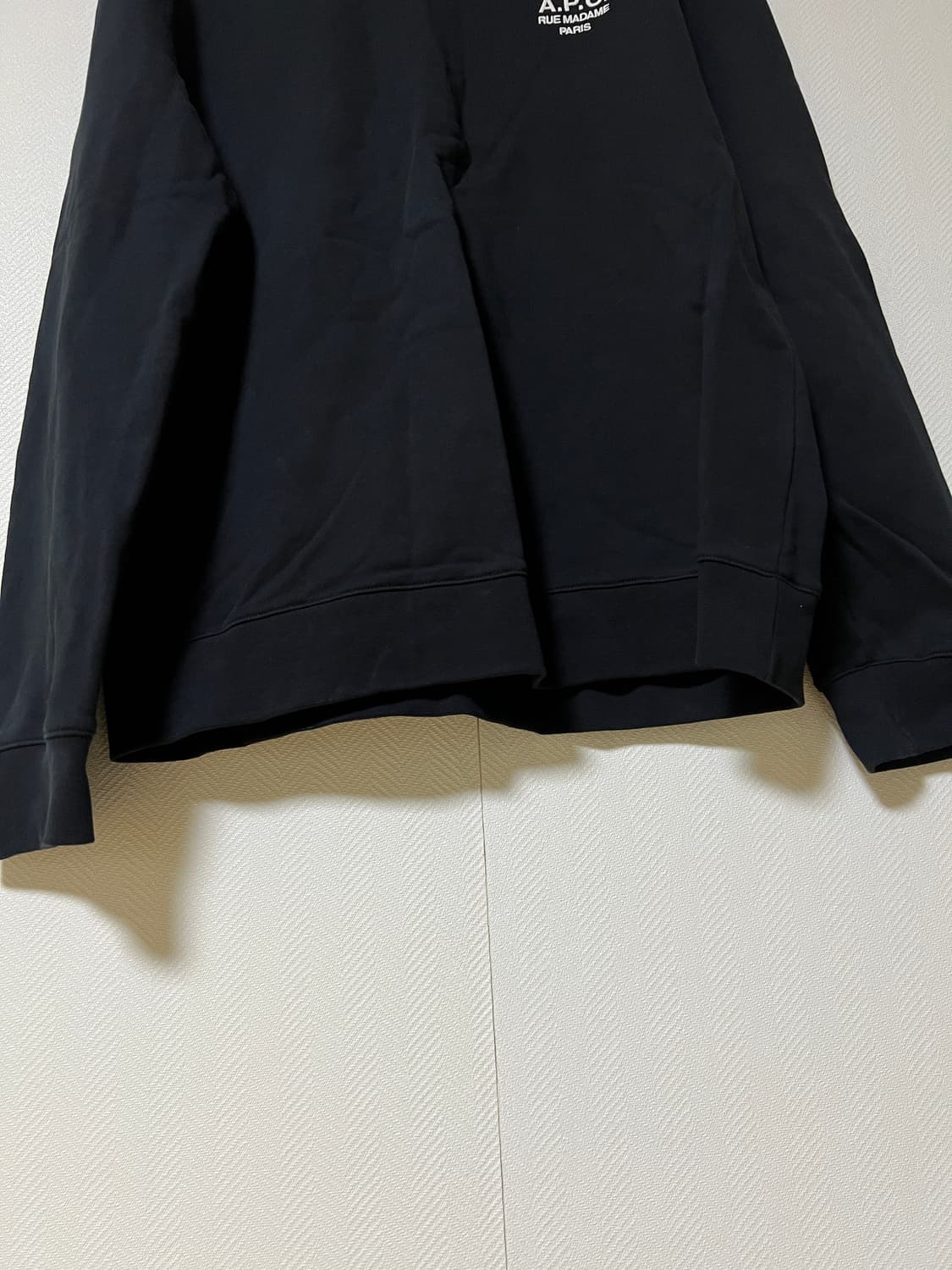 apc 아페쎄 루 마담 블랙 맨투맨 xl 상품이미지3