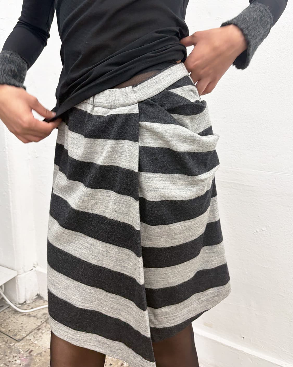 후세인 샬라얀 비대칭 스트라이프 스커트 상품이미지4