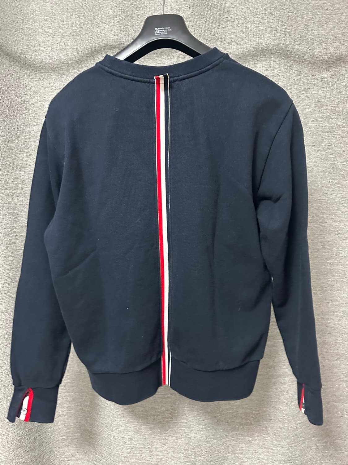 톰브라운 백삼선 맨투맨 네이비 (3) 상품이미지2