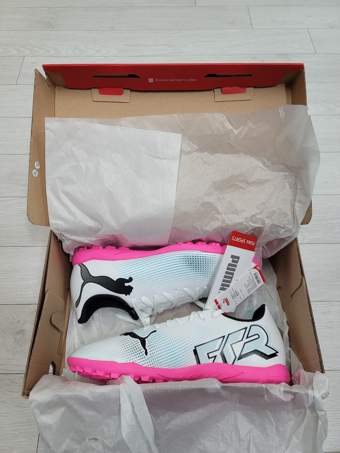 (260)푸마 풋살화 퓨처 7 플레이 TT[대전 직거래도 가능] 상품이미지3