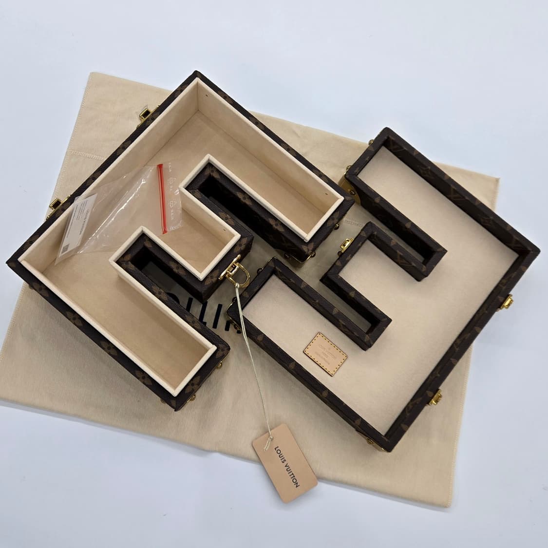 루이비통 LV 모노그램 레터 알파벳 E 트렁크 상품이미지5