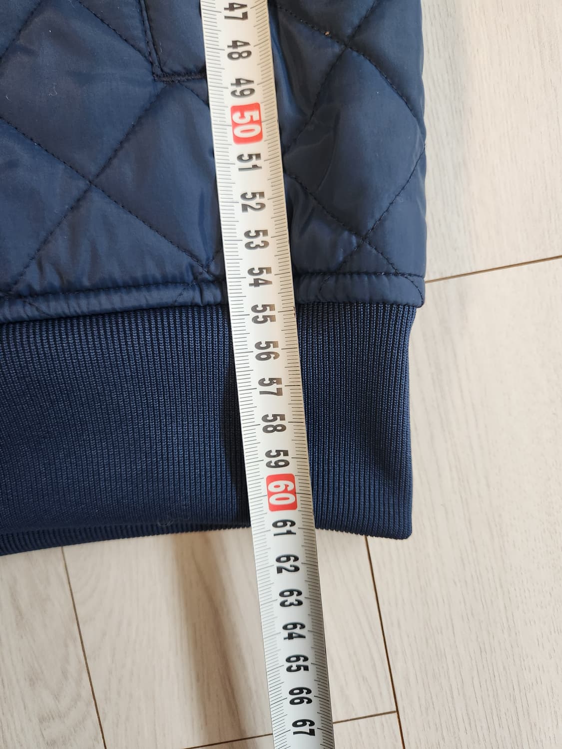 아디다스 파이어버드 퀄팅 자켓 사이즈90 s

사진처럼 사용감 거의 없어 상품이미지3