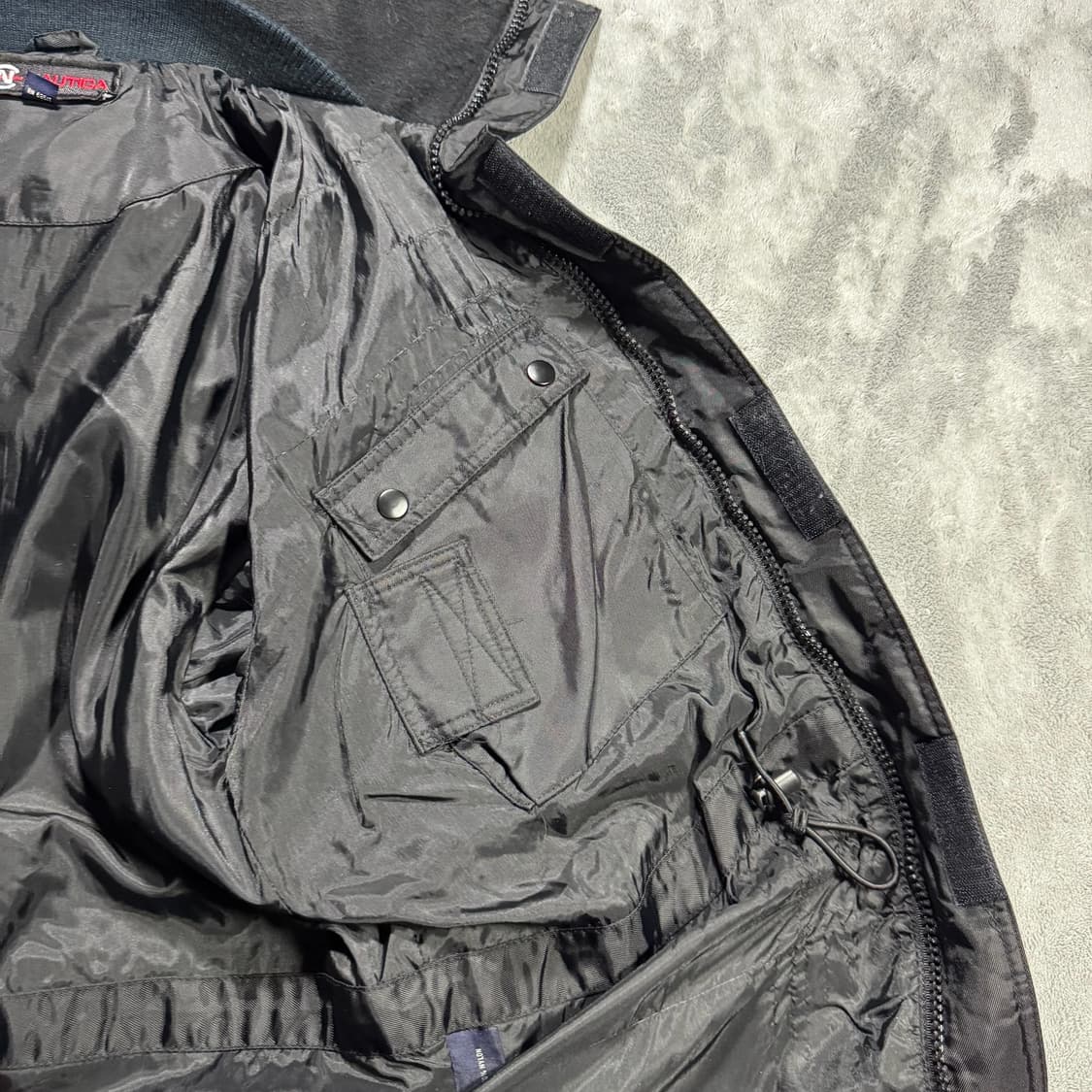 노티카 헤비 블랙 바람막이 점퍼 상품이미지6