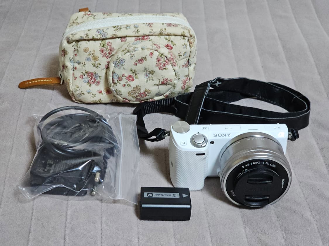 소니 NEX-5T 미러리스 카메라 상품이미지1