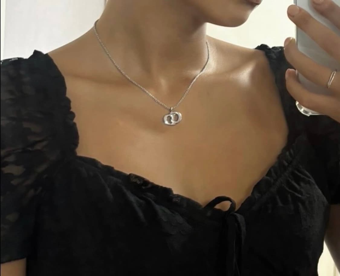 [착샷O,교환O]크리스찬 디올 CD 로고 예리 목걸이 (실버, 은장) 상품이미지4
