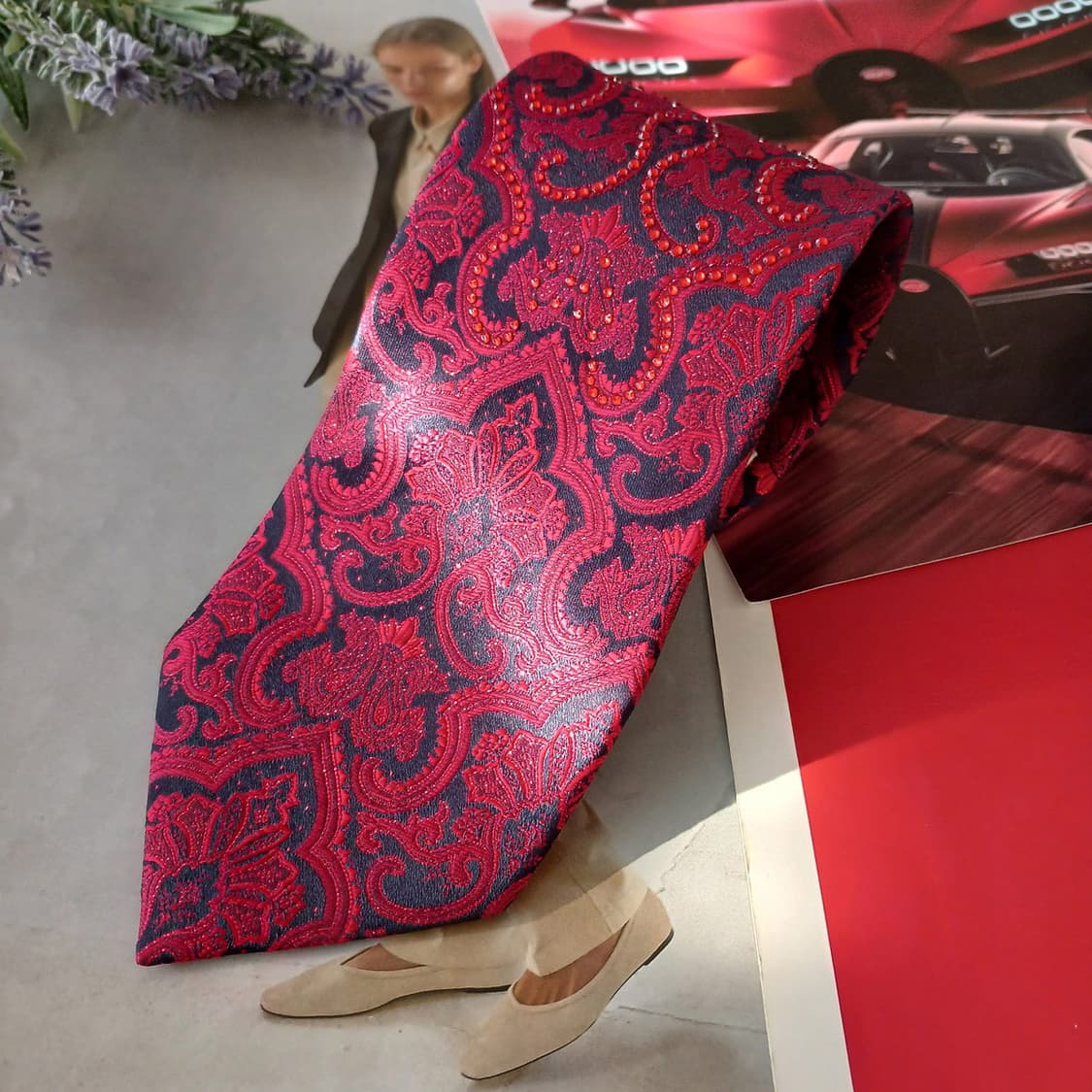 페리 엘리스 실크 레드 페이즐리 넥타이 8.6cm A+등급 A18987
 상품이미지1