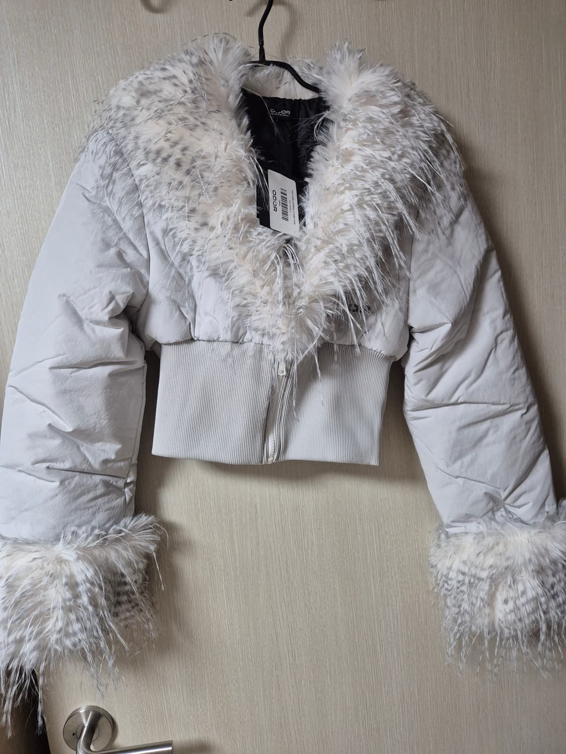 (새제품) 오도어 퍼 크롭 패딩 (25년) ODOR Trich colla 상품이미지2