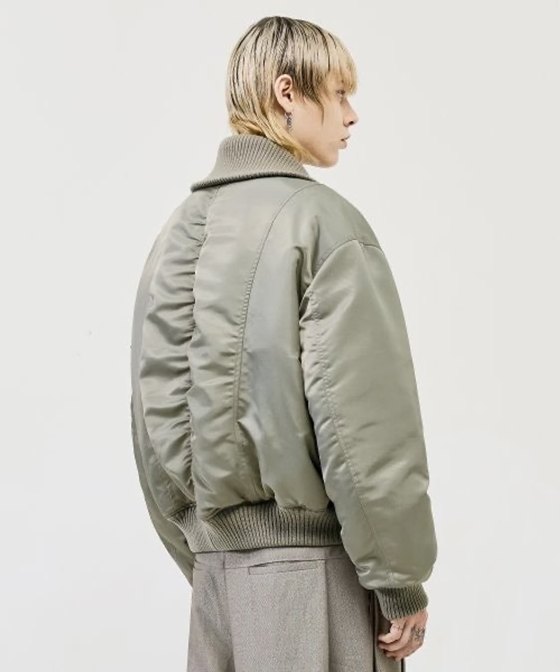 엘무드 비운의 역작 니트콤바인봄버자켓 베이지 상품이미지2