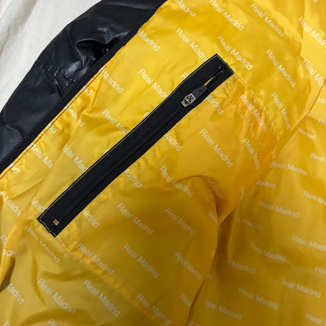 아디다스 레알마드리드 패딩 블랙 상품이미지7